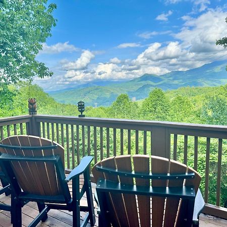 Family Chalet With Sauna, Hottub, Heavenly Views! Mins To Downtown! 개틀린버그 외부 사진