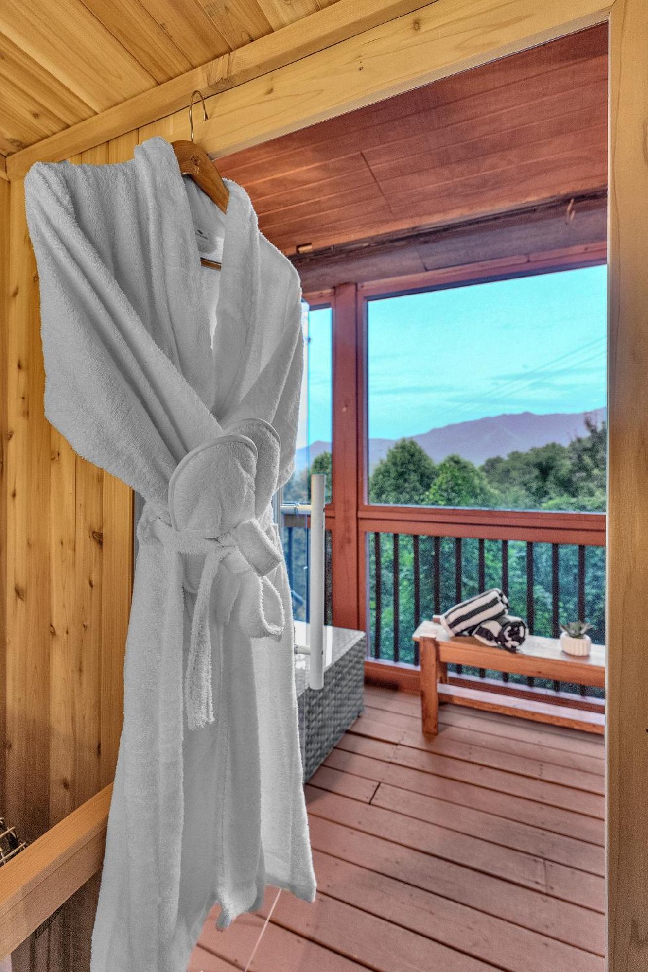 Family Chalet With Sauna, Hottub, Heavenly Views! Mins To Downtown! 개틀린버그 외부 사진