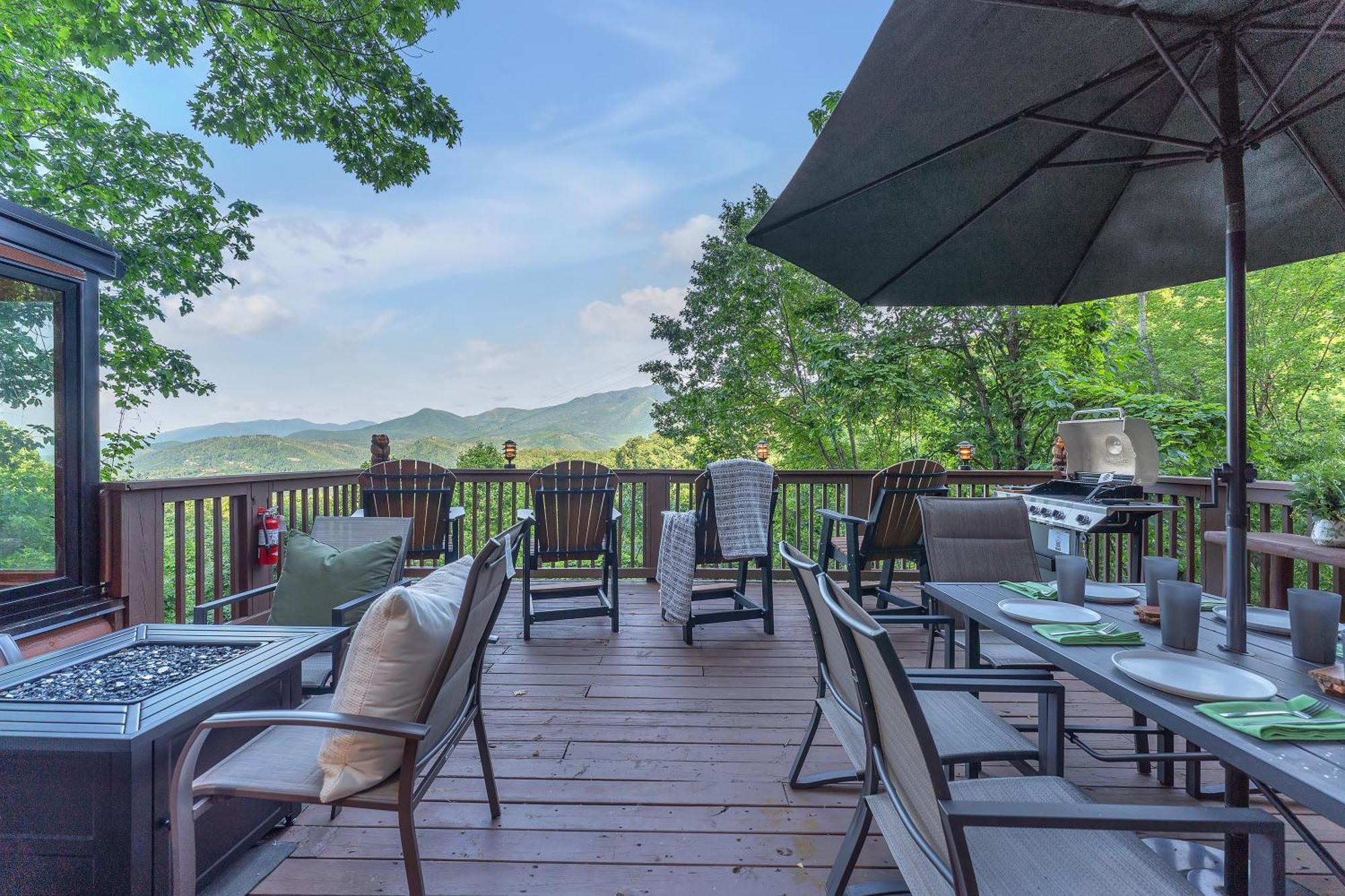 Family Chalet With Sauna, Hottub, Heavenly Views! Mins To Downtown! 개틀린버그 외부 사진