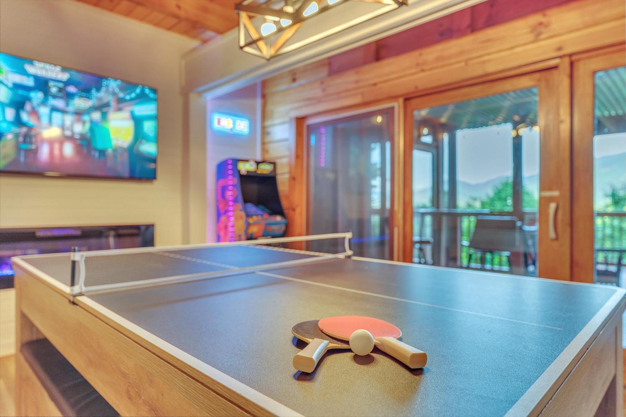 Family Chalet With Sauna, Hottub, Heavenly Views! Mins To Downtown! 개틀린버그 외부 사진