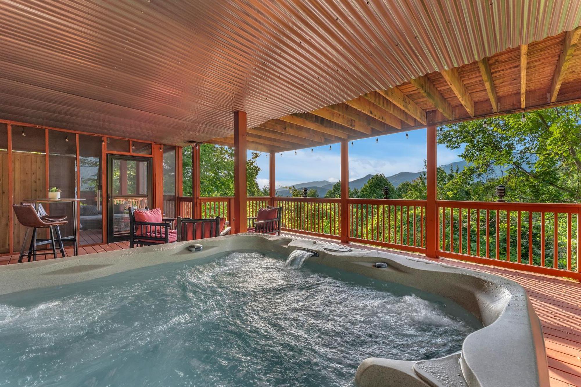 Family Chalet With Sauna, Hottub, Heavenly Views! Mins To Downtown! 개틀린버그 외부 사진